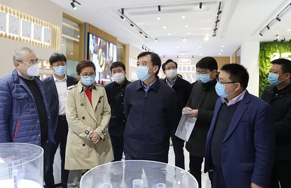 高鷹忠、張波一行赴物產(chǎn)中大特種電纜研究院開展“三服務(wù)”活動